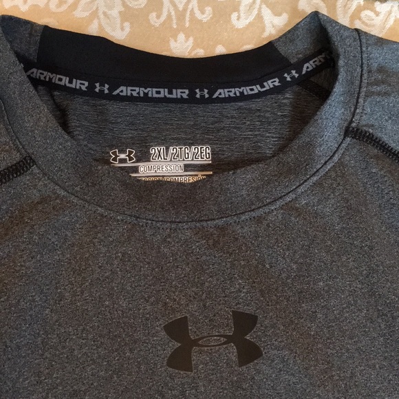 Under Armour compression shirt - Picture 5 of 7